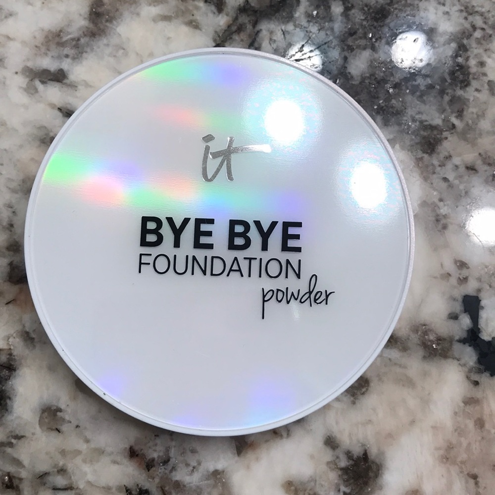 Bye Bye Foundation powder